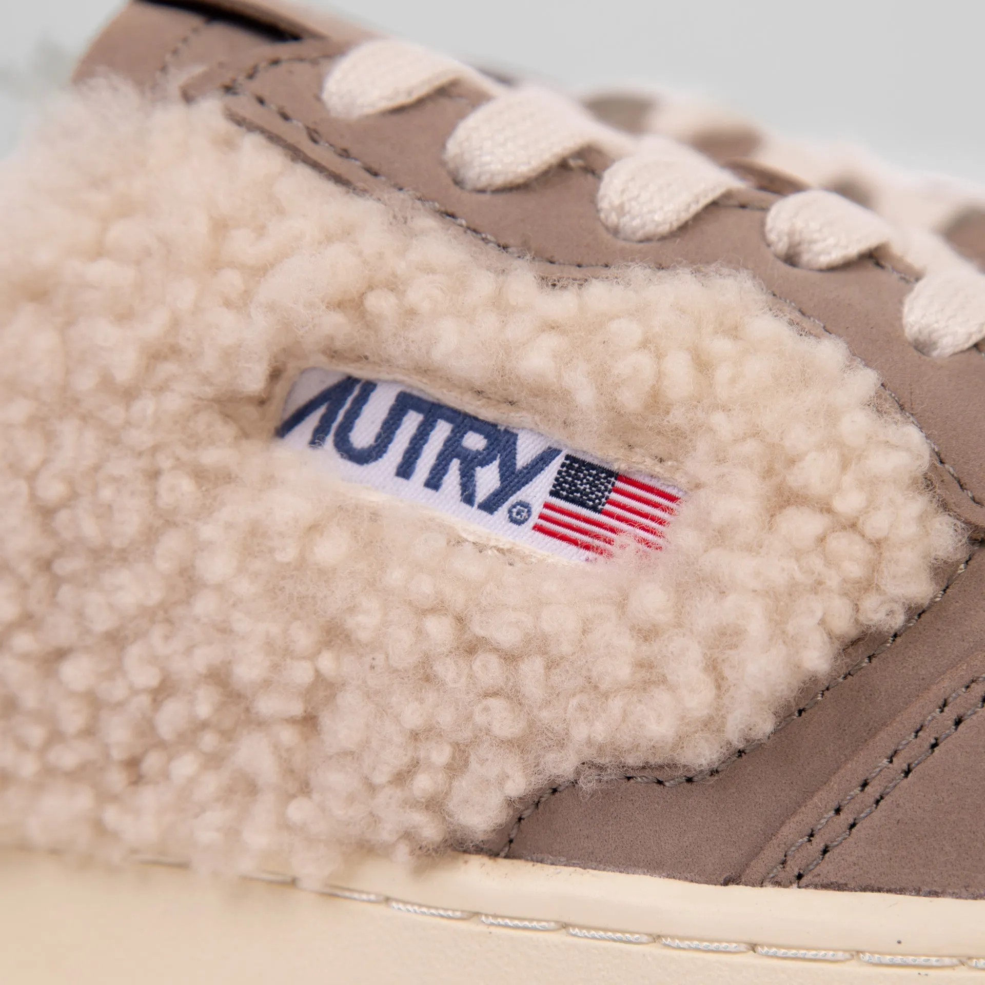 AUTRY SNEAKERS MULW-NR 01 IVORY