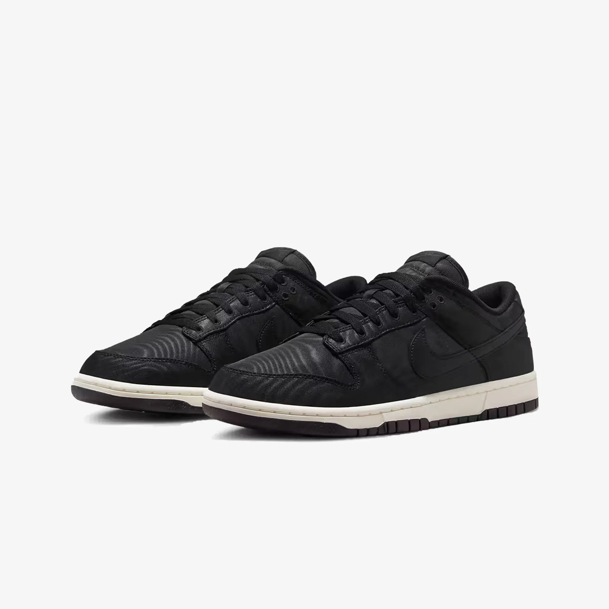 Nike | DUNK LOW RETRO PREMIUM  { BLACK/BLACK-SAIL