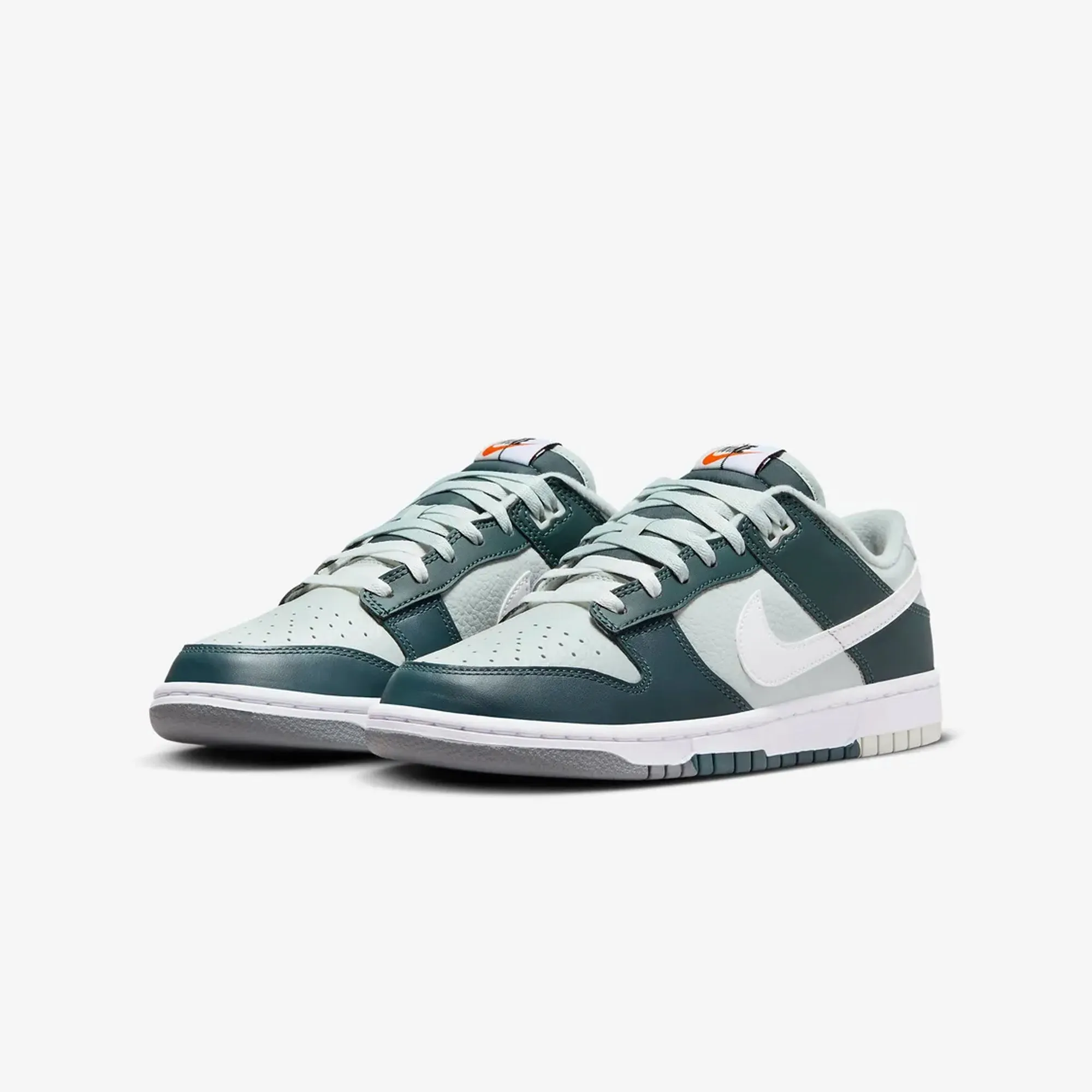 Nike | DUNK LOW RETRO PREMIUM  { DEEP JUNGLE/WHITE-LIGHT SILVER