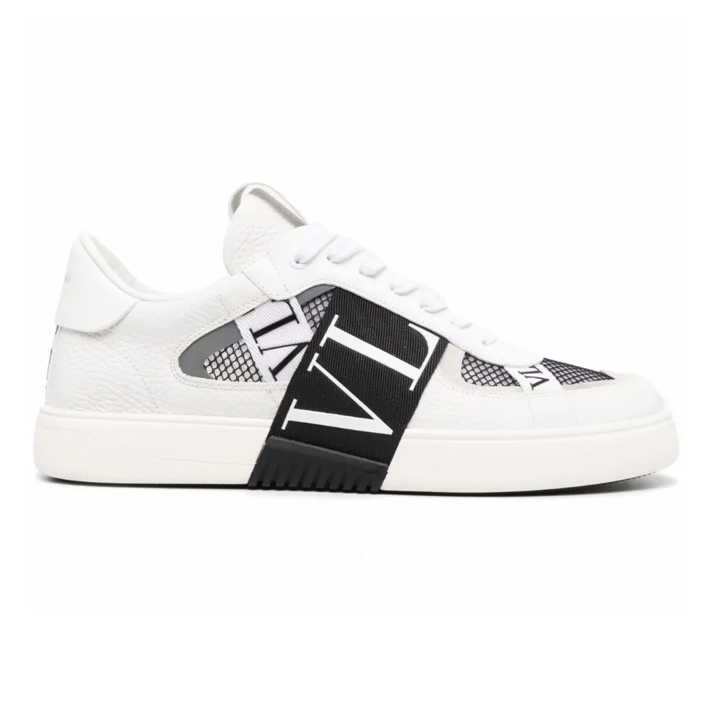 VL7N Low-Top Sneakers